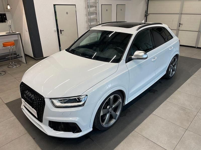 Weiß Gebraucht 2014 Audi RS Q3 Sport SUV | 21.900 € (Etwas zu teuer) - Bild 1/4