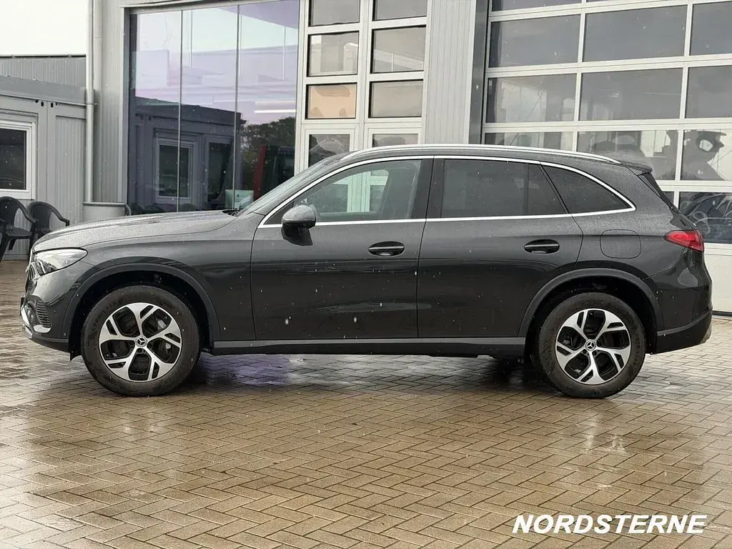 Gebraucht Mercedes GLC300e Avantgarde 313 PS (230 kW) 2023 Grau SUV