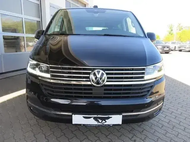 Käytetty VW Multivan Generation Six 150 HP (110 kW) 2022 Andere Tila-auto