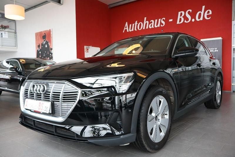 Second-hand Audi e-tron 230 kW (313 CP) 2022 Negru SUV
