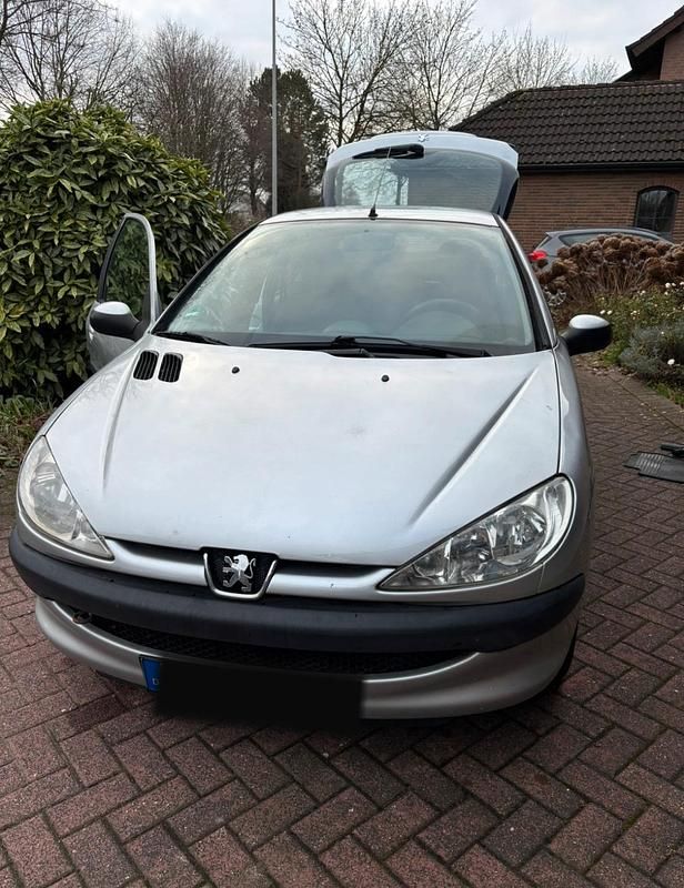 Silber Gebraucht 2006 Peugeot 206 Kleinwagen | 1.800 € - Bild 1/4
