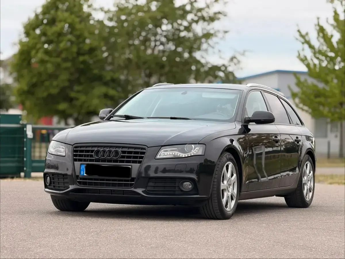 Używany Audi A4 143 KM (105 kW) 2011 Czarny Kombi