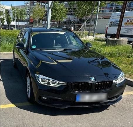 Schwarz Gebraucht 2016 BMW 320 Limousine | 12.600 € (Fairer Preis) - Bild 1/4