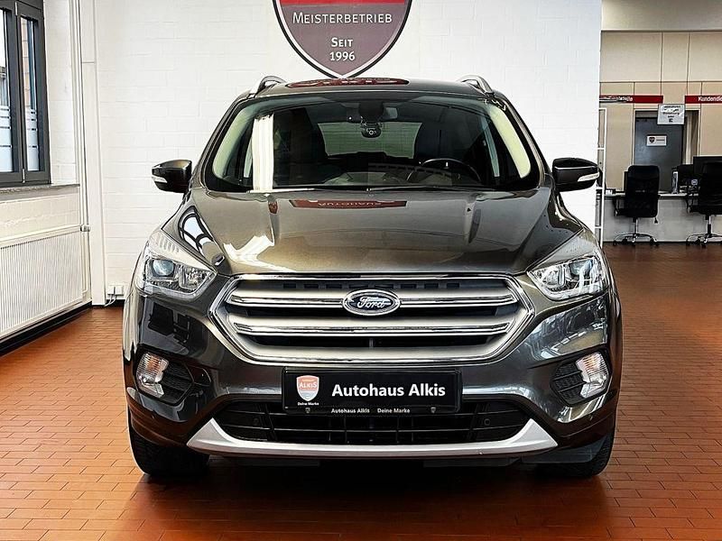 Gebraucht Ford Kuga Titanium 182 PS (133 kW) 2018 Magneticgrau metallic SUV