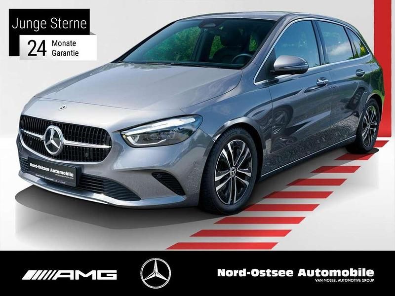 Metalliclack mountaingrau Gebraucht 2024 Mercedes B200 Van / Kleinbus | 32.890 € (Teuer) - Bild 1/4