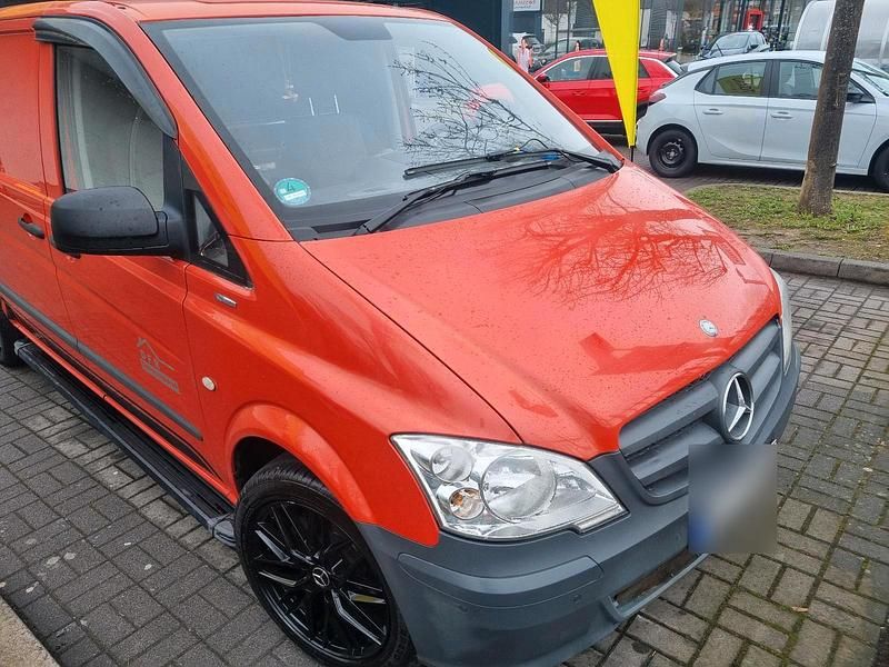 Gebraucht Mercedes Vito 134 PS (98 kW) 2014 Rot Van