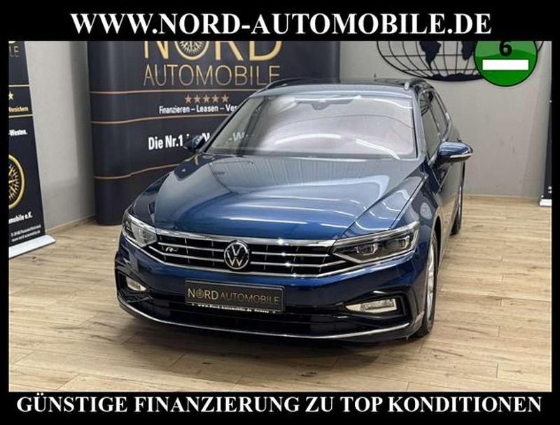 Aquamarinblau metallic (metallic) Gebraucht 2022 VW Passat R-line Kombi | 25.900 € (Fairer Preis) - Bild 1/3