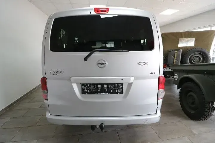 Gebraucht Nissan Evalia Tekna 110 PS (80 kW) 2013 Silver (m) (metallic) Van / Kleinbus