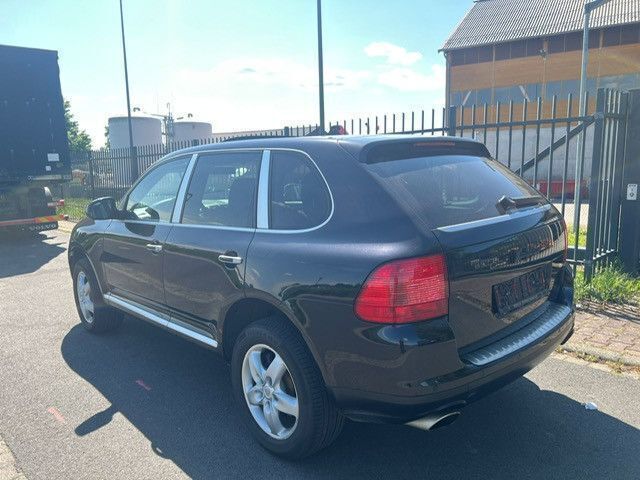 Second-hand Porsche Cayenne 250 CP (183 kW) 2005 Negru SUV