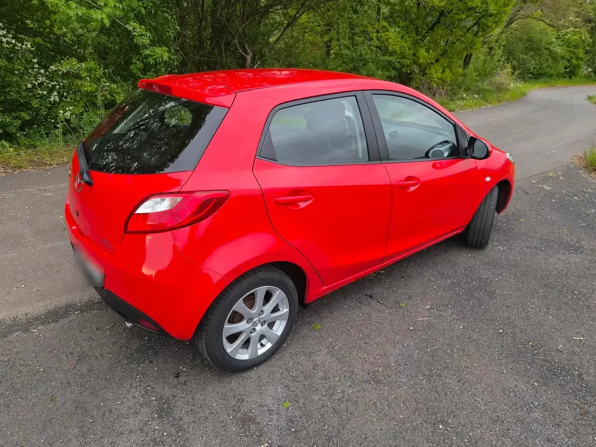 Gebraucht Mazda 2 86 PS (63 kW) 2007 Rot Kleinwagen