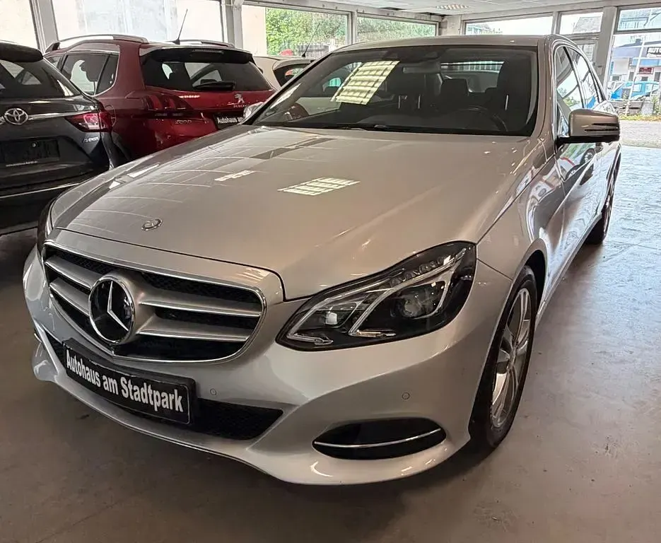 Gebraucht Mercedes E300 Avantgarde 231 PS (169 kW) 2015 Silber Limousine
