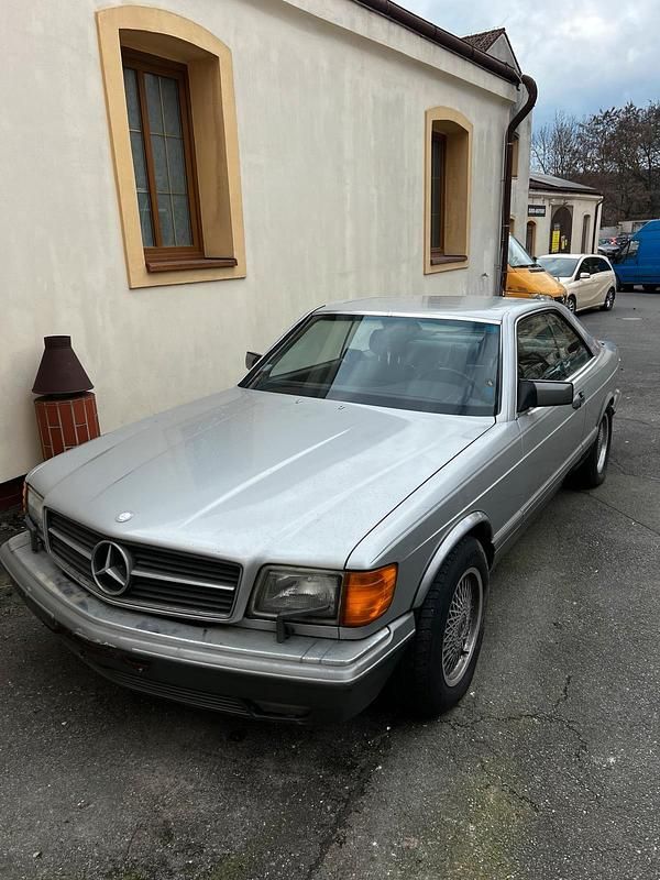 Gebraucht Mercedes 560 300 PS (220 kW) 1987 Silber Coupé