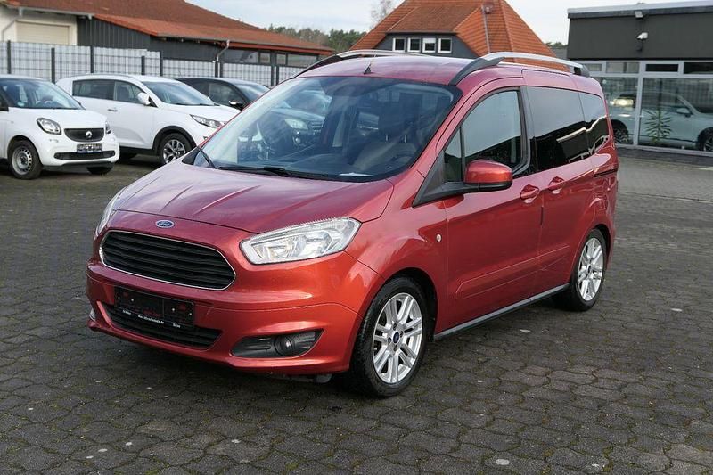 Gebraucht Ford Tourneo Courier Titanium 101 PS (74 kW) 2014 Rot Van / Kleinbus