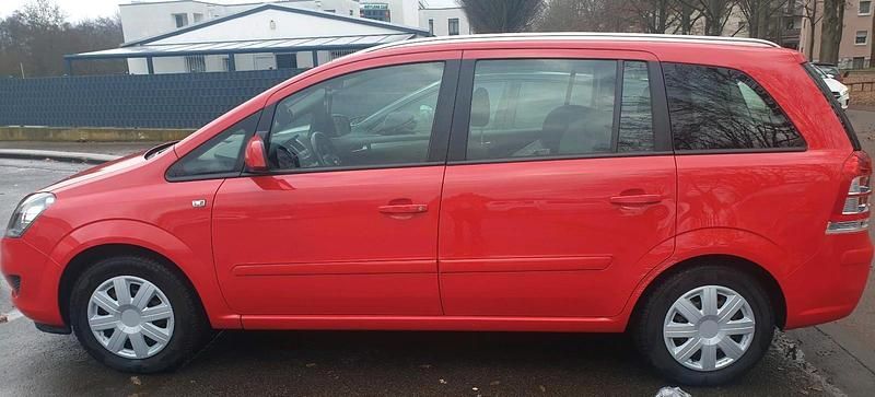 Gebraucht Opel Zafira Eco 2013 Rot Van / Kleinbus