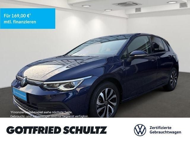 Gebraucht VW Golf VIII Active 150 PS (110 kW) 2023 Atlantic blue metallic Limousine
