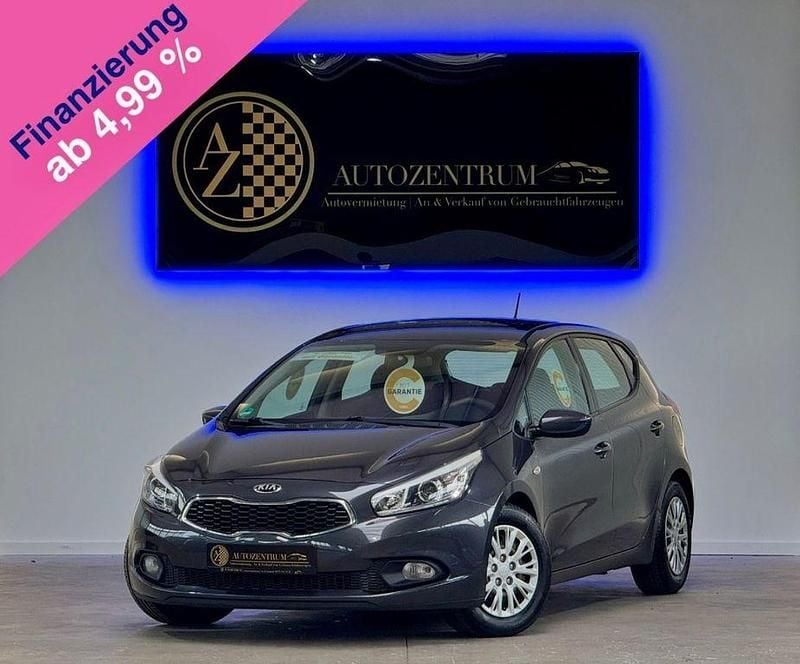 Grau Gebraucht 2013 Kia Ceed Attract Limousine | 7.390 € (Fairer Preis) - Bild 1/4