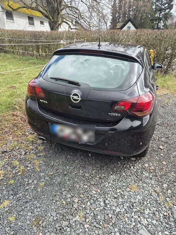 Gebraucht Opel Astra Edition 180 PS (132 kW) 2010 Schwarz Limousine