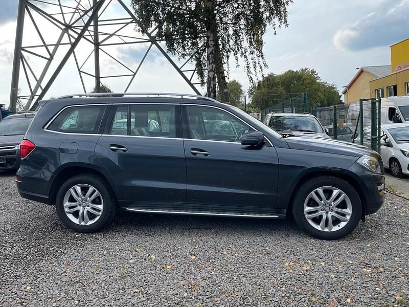 Grau Gebraucht 2015 Mercedes GL400 SUV | 30.550 € - Bild 1/4