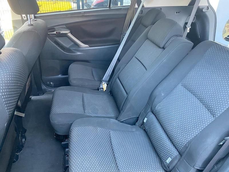 Gebraucht Toyota Verso 148 PS (108 kW) 2009 Silber Van / Kleinbus