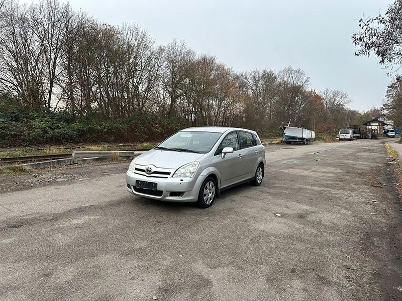 Silber Gebraucht 2006 Toyota Corolla Verso Van / Kleinbus | 3.300 € (Guter Preis) - Bild 1/4