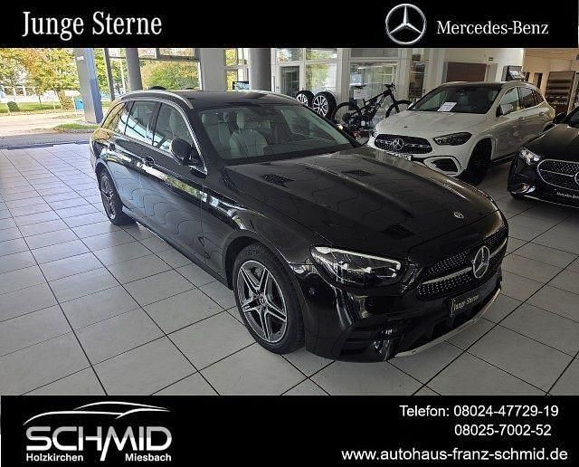 Schwarz Gebraucht 2021 Mercedes E300 AMG line Limousine | 31.850 € (Superpreis) - Bild 1/4