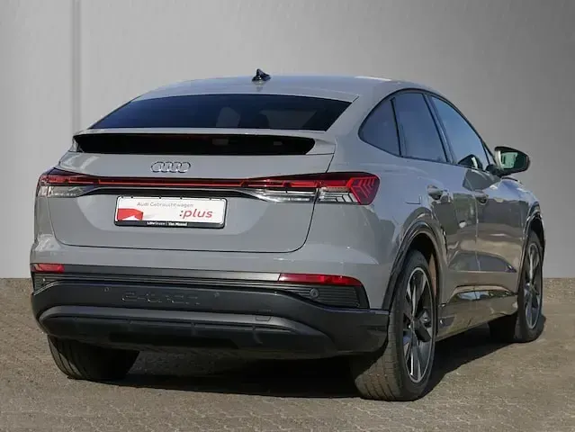 Second-hand Audi Q4 Sportback e-tron Basis 125 kW (170 CP) 2022 Gri SUV