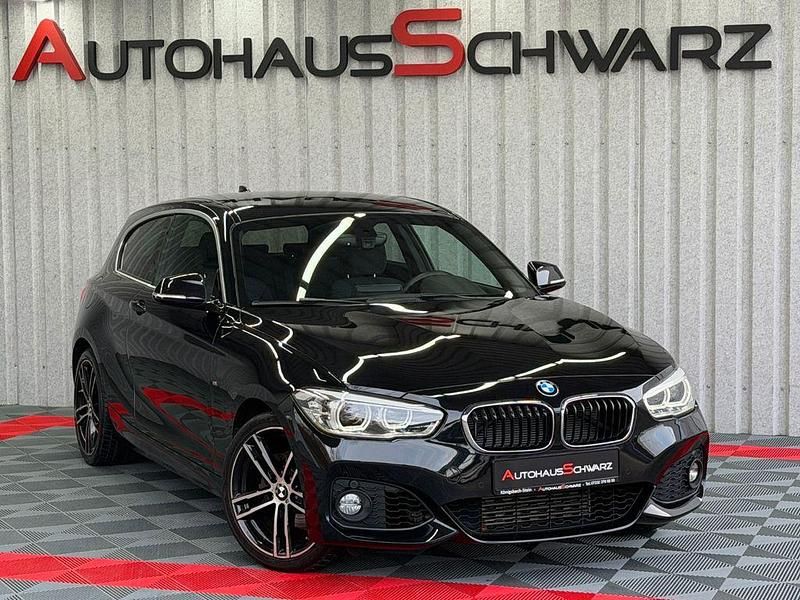 Black sapphire metallic Gebraucht 2015 BMW 120 M Sport Kleinwagen | 15.990 € (Fairer Preis) - Bild 1/4