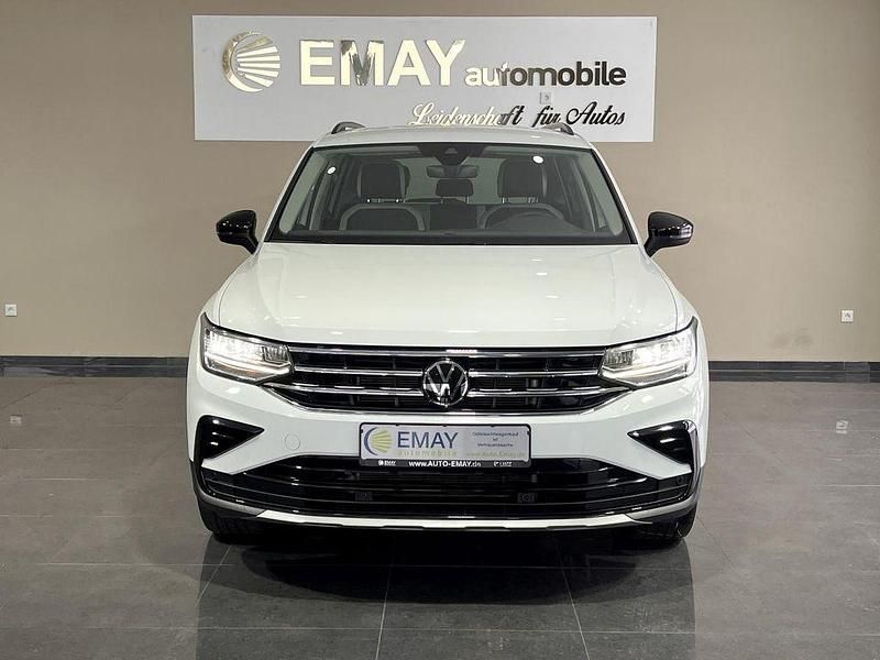 Gebraucht VW Tiguan Sportline 150 PS (110 kW) 2022 Pure white SUV