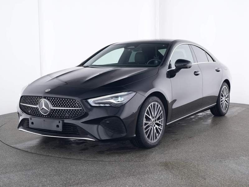Lack kosmosschwarz Gebraucht 2023 Mercedes CLA180 Limousine | 34.880 € (Etwas zu teuer) - Bild 1/4