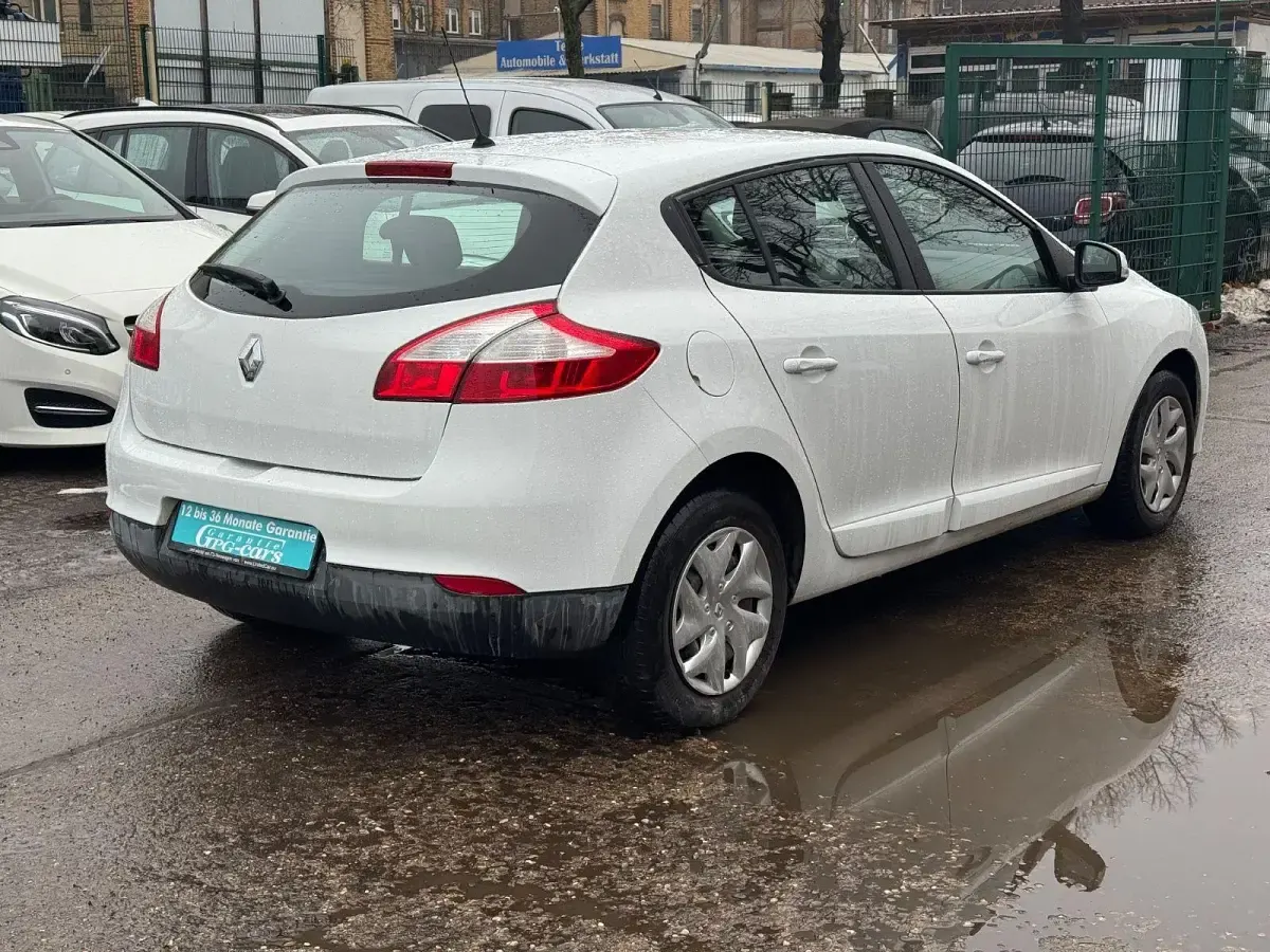 Gebraucht Renault Mégane III Initiale Paris 110 PS (80 kW) 2014 Weiß Kleinwagen