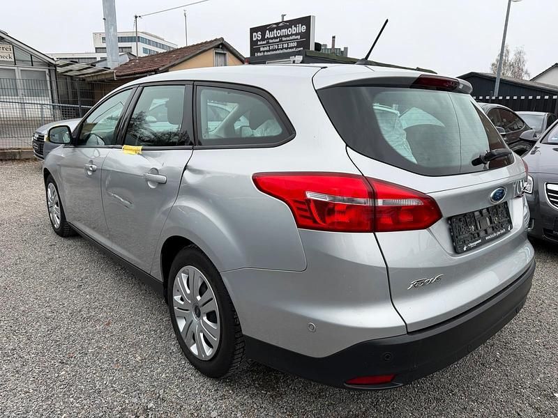 Gebraucht Ford Focus 120 PS (88 kW) 2018 Silber Kombi