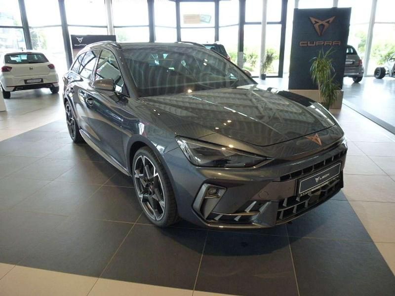 Gebraucht Cupra Leon 150 PS (110 kW) 2024 Magnetic grau Kombi