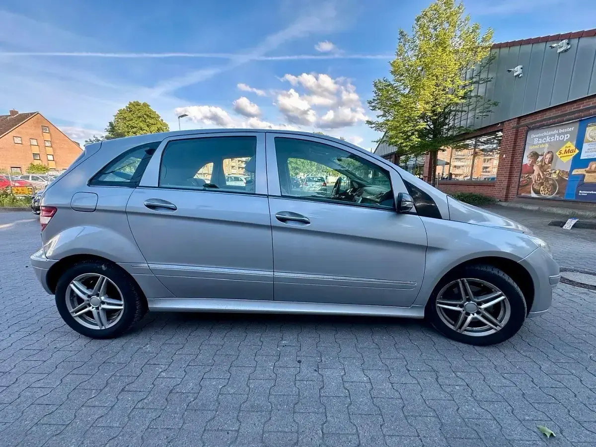 Gebraucht Mercedes B180 109 PS (80 kW) 2005 Silber Van / Kleinbus