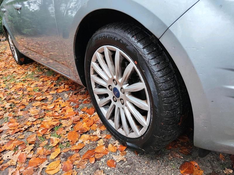 Gebraucht Ford Mondeo 160 PS (117 kW) 2012 Grau Kombi