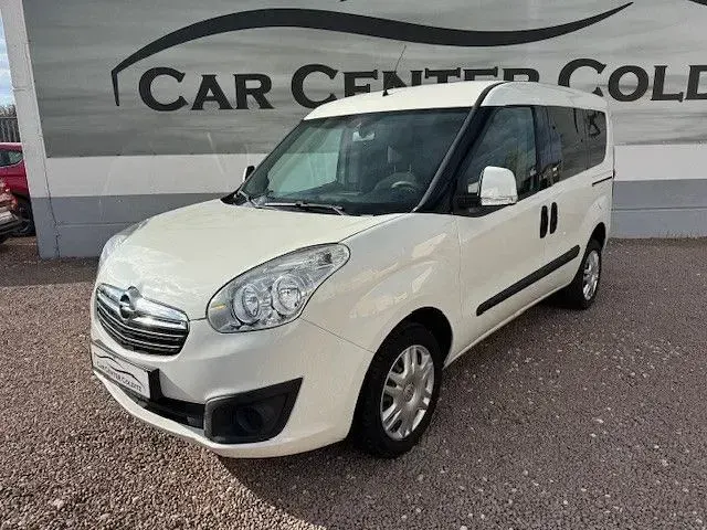 Gebraucht Opel Combo Edition 95 PS (69 kW) 2015 Weiß Van / Kleinbus