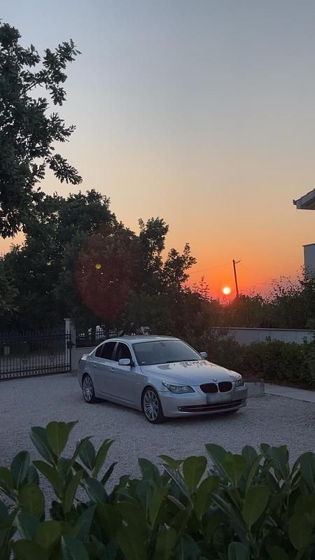 Gebraucht BMW 525 218 PS (160 kW) 2007 Silber Limousine