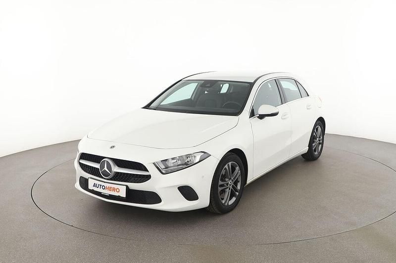 Weiß Gebraucht 2018 Mercedes A250 Limousine | 21.260 € (Fairer Preis) - Bild 1/3