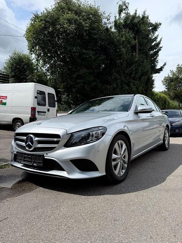 Silber Gebraucht 2019 Mercedes C220 Avantgarde Limousine | 22.100 € (Fairer Preis) - Bild 1/4