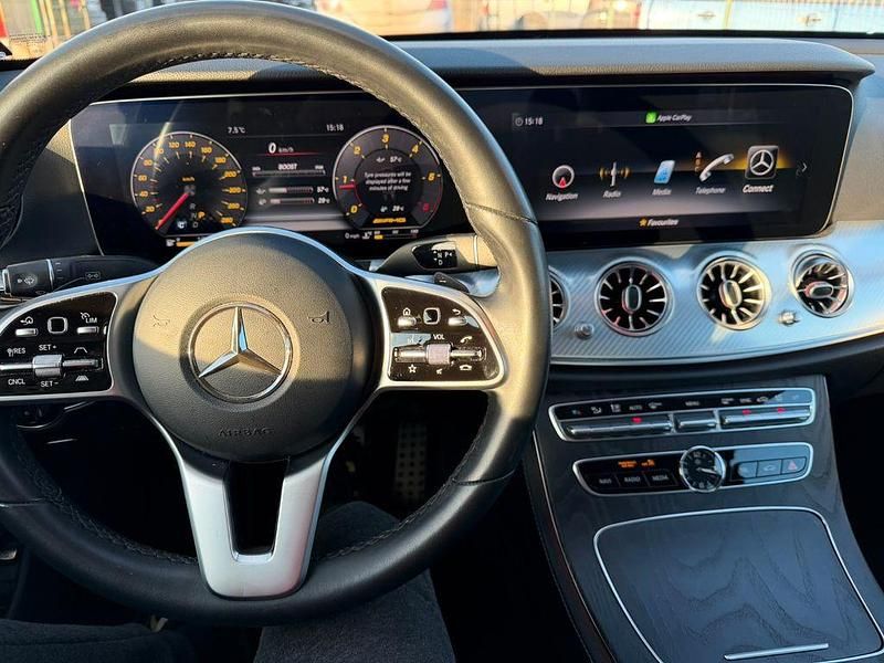 Schwarz Gebraucht 2020 Mercedes E300 Limousine | 39.000 € (Teuer) - Bild 1/4