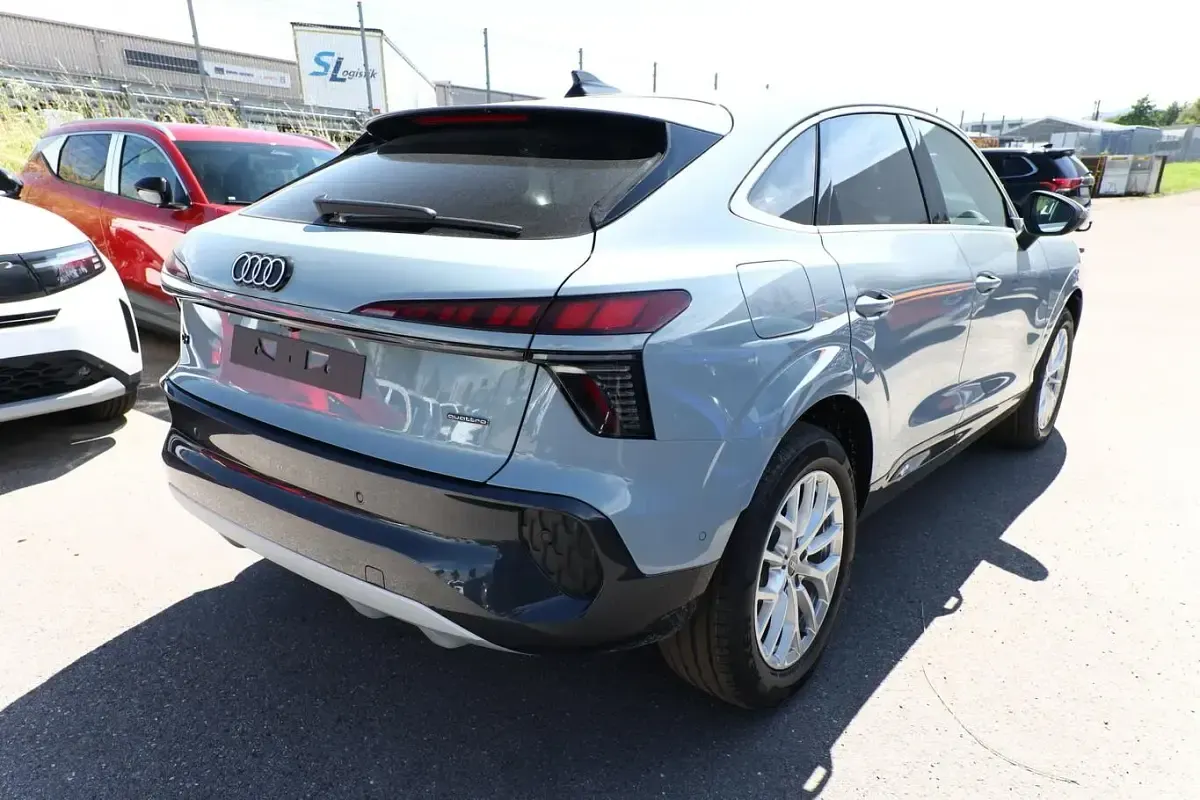Neu Audi Q3 Sportback Ambiente 204 PS (150 kW) 2026 Pfeilgrau perleffekt SUV