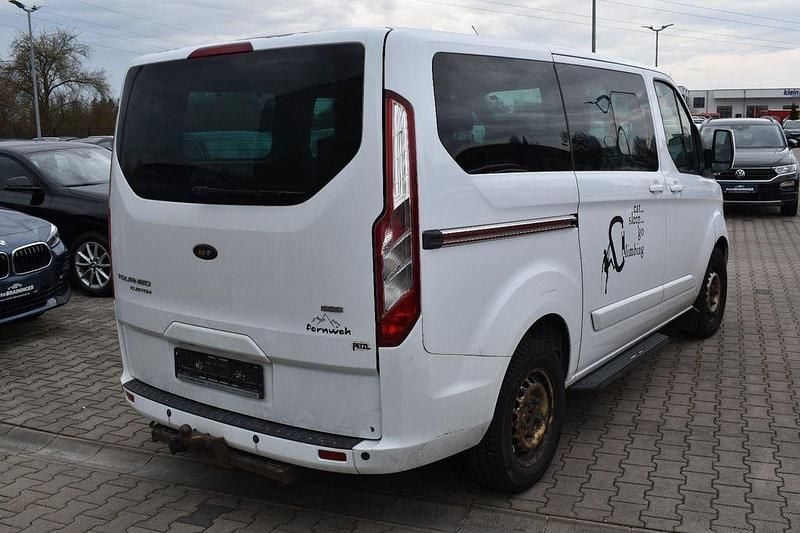 Gebraucht Ford Tourneo 125 PS (91 kW) 2013 Weiß Van / Kleinbus