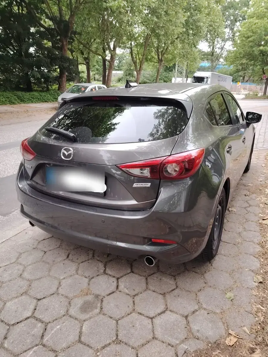 Gebraucht Mazda 3 Exclusive-Line 120 PS (88 kW) 2016 Grau Kleinwagen