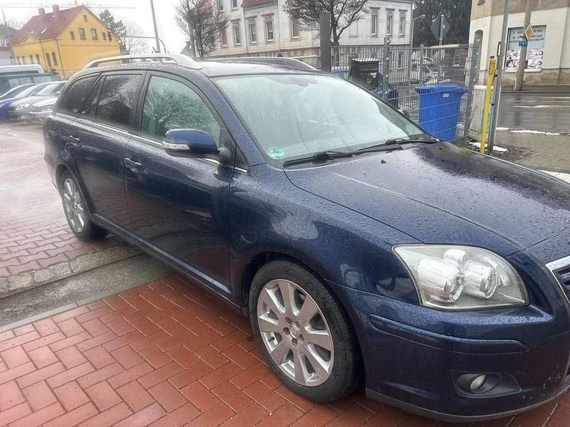 Gebraucht Toyota Avensis Team 126 PS (92 kW) 2008 Blau Kombi