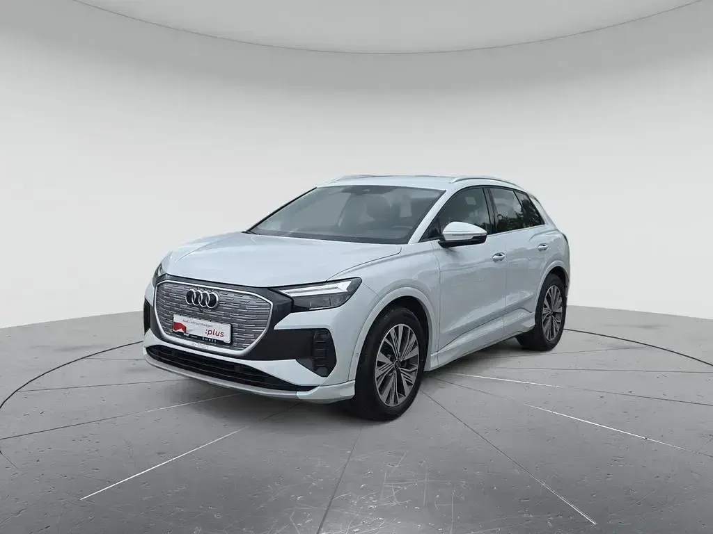 Używany Audi Q4 e-tron Advanced 194 kW (265 KM) 2023 Biały SUV