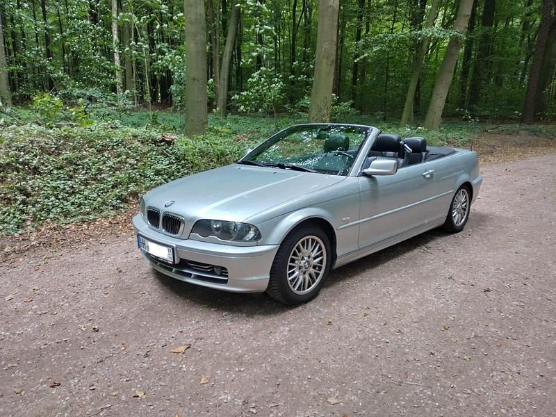 Silber Gebraucht 2001 BMW 325 Cabriolet Cabrio | 5.800 € (Fairer Preis) - Bild 1/4