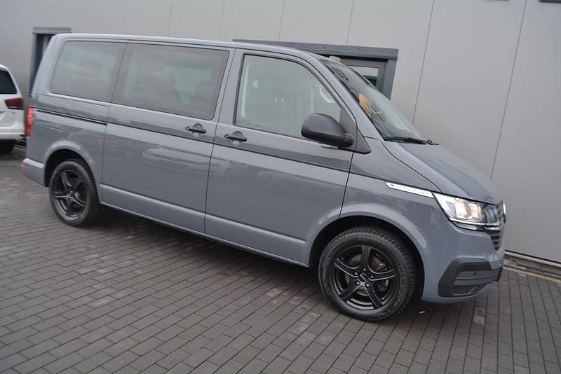 Gebraucht VW Multivan Family 150 PS (110 kW) 2021 Grau Van