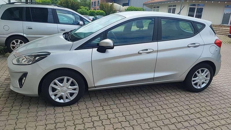 Polarsilber metallic Gebraucht 2019 Ford Fiesta Kleinwagen | 7.995 € (Superpreis) - Bild 1/4