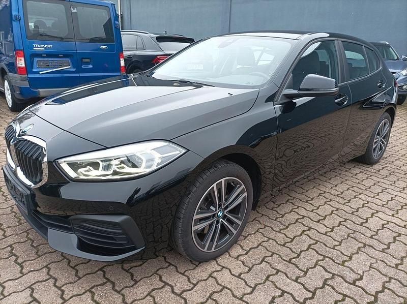 Schwarz Gebraucht 2022 BMW 118 Advantage Kleinwagen | 22.890 € (Etwas zu teuer) - Bild 1/4