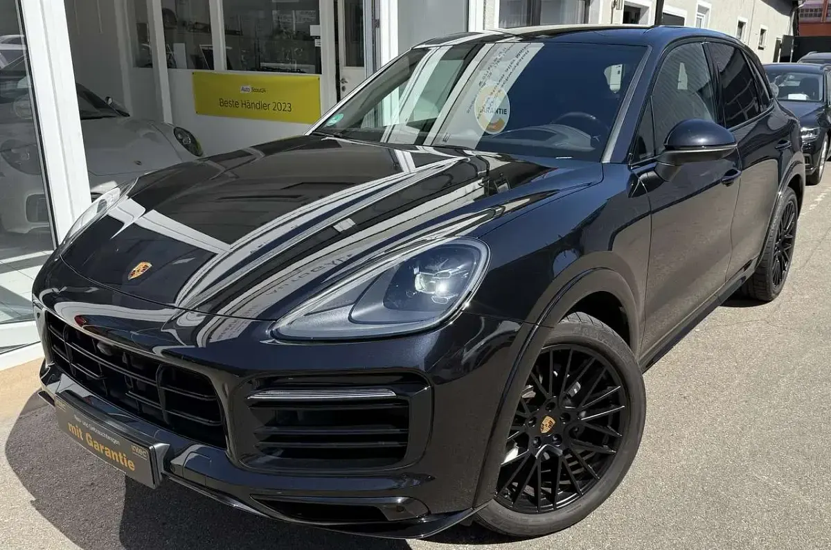 Gebraucht Porsche Cayenne Sport 462 PS (339 kW) 2021 Tiefschwarzmetallic SUV