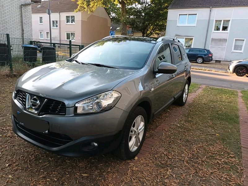 Grau Gebraucht 2025 Nissan Qashqai +2 SUV | 11.500 € - Bild 1/4